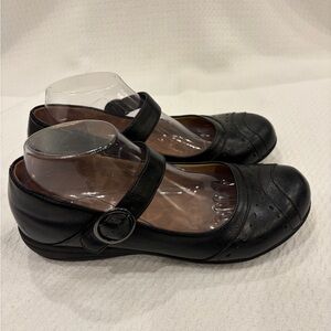 Comfort Plus by Predictions Black Mary Jane Flats 9.5Wide Buckle Strap